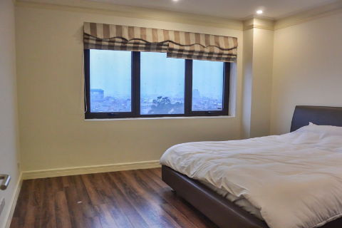 For rent brightly 4 bedroom apartment in Doi Can, Ba Dinh