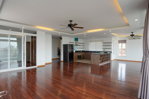 Spacious 4 bedroom apartment with a large balcony for rent in Tay Ho