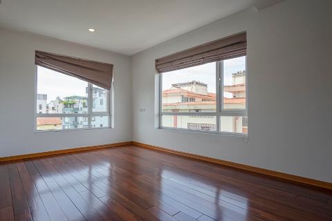 Spacious 4 bedroom apartment with a large balcony for rent in Tay Ho