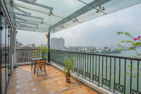 Lake view 2 bedroom apartment wwith a spacious balcony for rent on Xuan Dieu street, Tay Ho