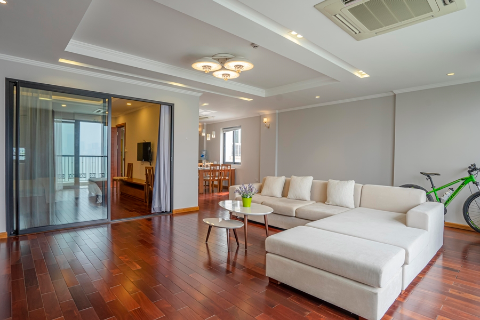 Good quality and lake view 2 bedroom apartment for rent in Tay Ho, free gym