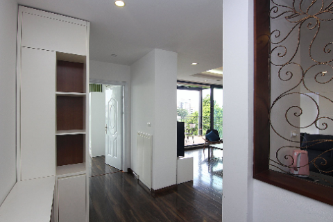 Lake view 04 bedroom apartment with balcony in Tay Ho dist., Hanoi