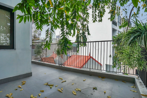 Beautiful 1 bedroom apartment with a huge balcony, Ba Dinh