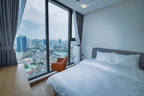 Luxury 2 Bedroom Apartment For Rent In Vinhomes Metropolis, Lieu Giai, Ba Dinh