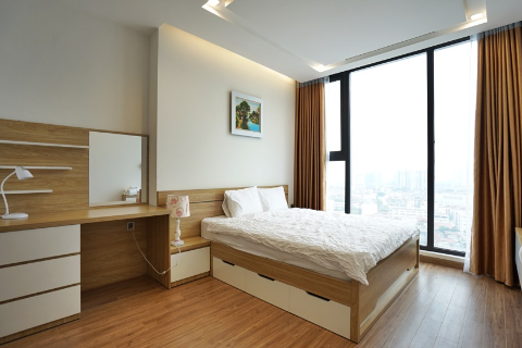 Stunning 3 bedroom apartment for rent in Vinhomes Metropolis, Lieu Giai, Ba Dinh District