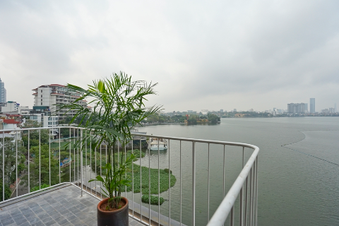 Stylish lake view 3 bedroom apartment for rent in Tay Ho, nearby Hanoi Club