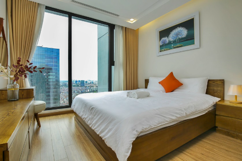 Bright 2 Bedroom Apartment For Lease in Vinhomes Metropolis, Hanoi