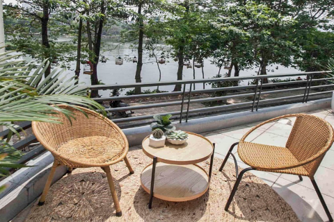 Cool 2 bedroom apartment for rent in Truc Bach Lake, Hanoi