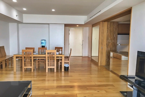 High floor apartment with 4 bedrooms for rent in Indochina Plaza, IPH Cau Giay