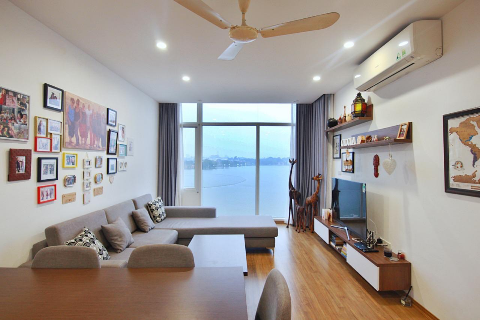 Lake view 2 bedroom apartment on the top floor for rent in Lang Yen Phu, Tay Ho