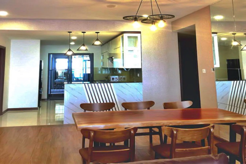 Spacious 3 bedroom apartment with lake view balcony for rent in Discovery Complex, Cau Giay, Hanoi