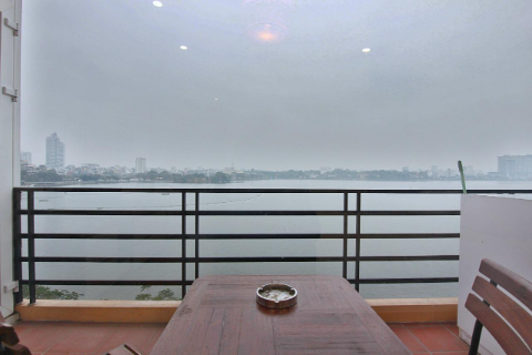 Lake view 2 bedroom apartment on the top floor for rent in Lang Yen Phu, Tay Ho