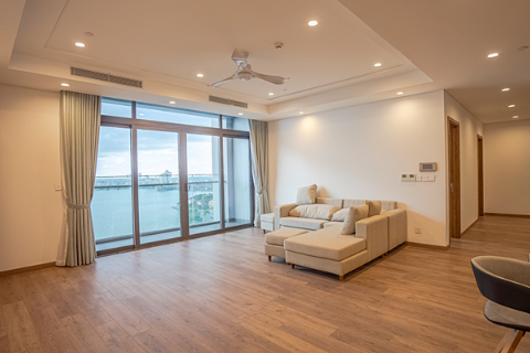 Lake view and spacious 4 bedroom apartment for rent in Sun Grand City Thuy Khue, Tay Ho