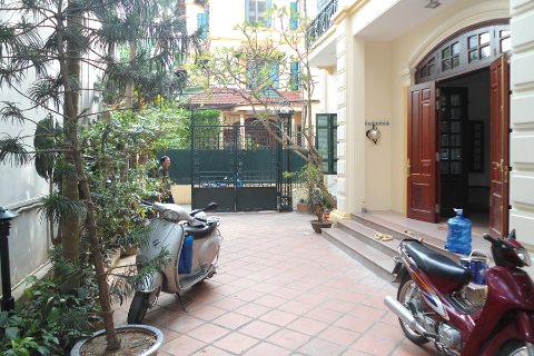 For lease good quality 4 bedroom house in Xom Chua, Dang Thai Mai, Tay Ho