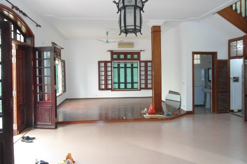 For lease good quality 4 bedroom house in Xom Chua, Dang Thai Mai, Tay Ho