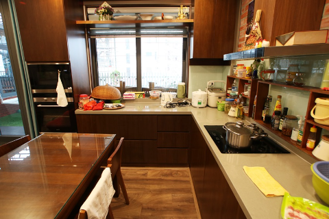 Spacious and Modern 3 bedrooms apartment for rent in Cau Giay, Hanoi