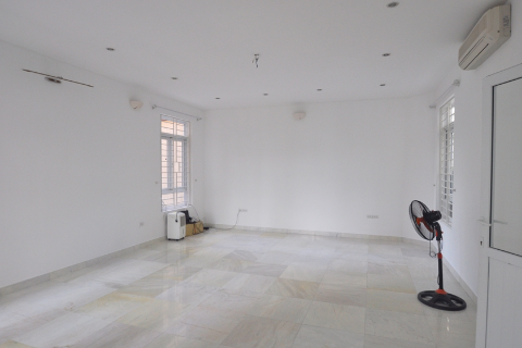 Swimming pool house with 5 bedrooms for rent in Xuan Dieu, Tay Ho, Hanoi