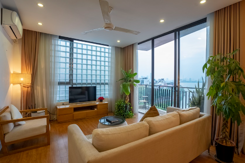 Lake view and beautiful 2 bedroom apartment for rent in Xuan Dieu, Tay Ho