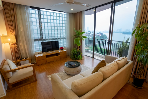 Lake view and beautiful 2 bedroom apartment for rent in Xuan Dieu, Tay Ho