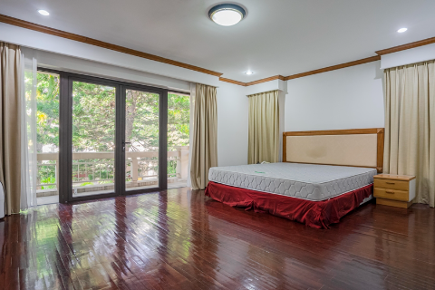 Beautiful gadern villa with 3 bedrooms, garage for rent in Tay Ho, free gym and swimming pool