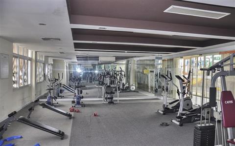 Gym inside the building 