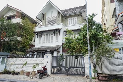 Stunning villa with 4 bedrooms, a garage and garden for rent in Tay Ho, near the lake