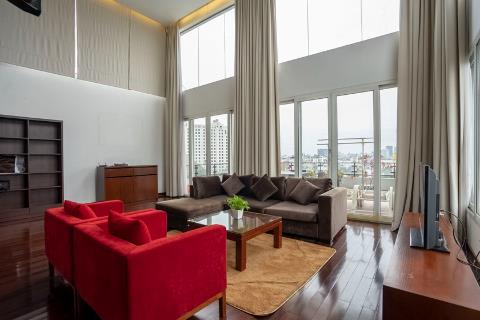 Duplex apartment with a spacious balcony and 3 bedrooms for rent on Xuan Dieu street, free gym