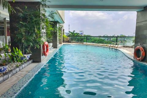 Lake view 2 bedroom apartment with gym and swimming pool for rent in Truc Bach, Ba Dinh