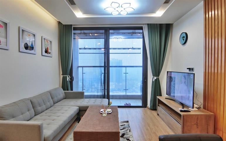 Bright and airy 3-bedroom apartment for rent in Metropolis, Lieu Giai