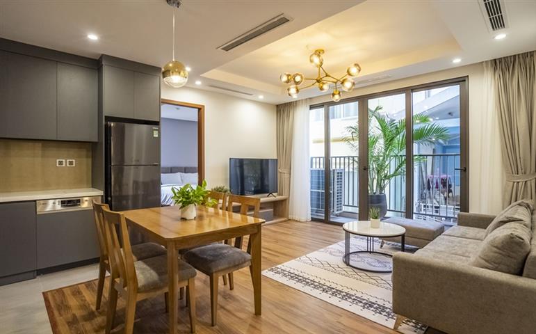 Modern 2 bedroom apartment with swimming pool and beautiful terrace for rent on Tu Hoa street, Tay Ho