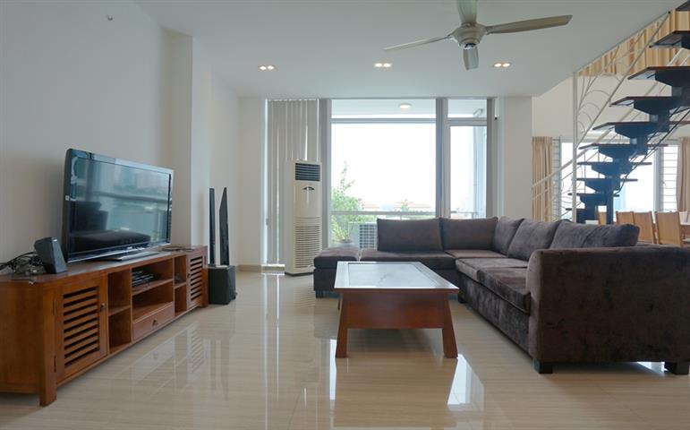 Lake view 3 bedroom apartment with a spacious garden for rent in Tay Ho