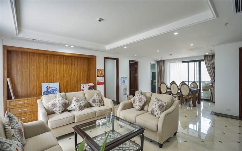 Modern and beautiful 4 bedroom apartment for rent in Ba Dinh, near Truc Bach lake
