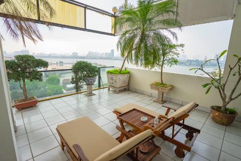 Lake view 2 bedroom apartment for rent on To Ngoc Van street, Tay Ho