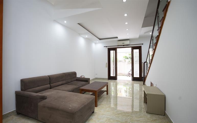 Cosy house house with 5 bedrooms, 5 private bathrooms for rent in Tay Ho St, Tay Ho District