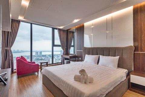 4-bedroom apartment Vinhomes Metropolis high floor, beautiful lake view