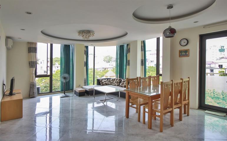 2 bedroom apartment for rent in Mac Dinh Chi street, Truc Bach area