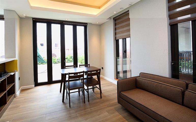 Modern 1 bedroom apartment with a spacious balcony for rent in Tay Ho, near the lake