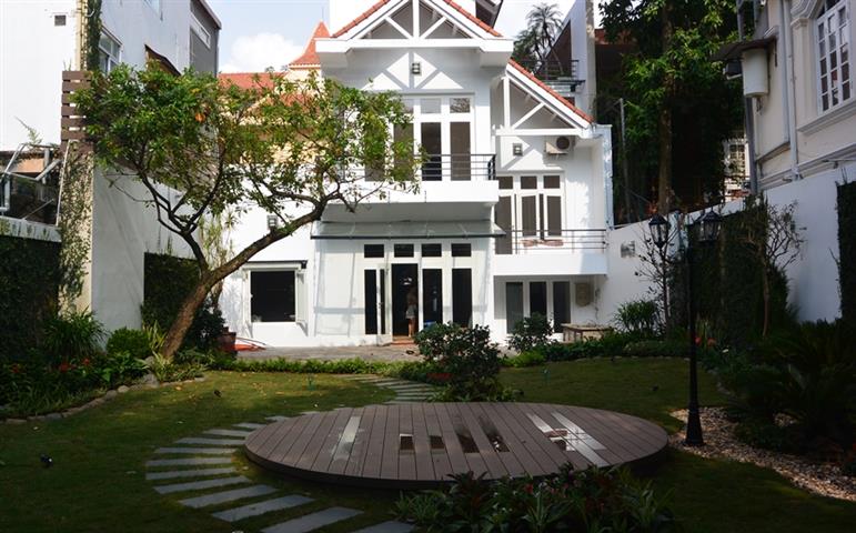 Spectacular 5 bedroom villa with a spacious garden for rent on To Ngoc Van street, Tay Ho
