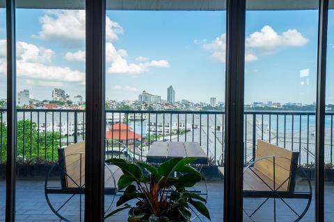 Lake view and modern 3 bedroom apartment with a large balcony for rent on Tu Hoa street, Tay Ho