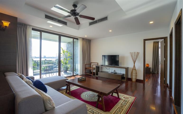 Stunning lake view 4 bedroom apartment for rent in Dang Thai Mai street, Tay Ho
