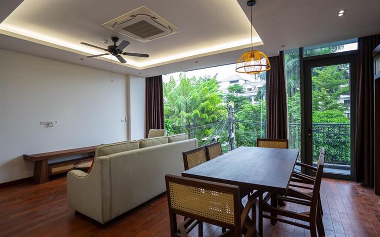 Modern and bright 2 bedroom apartment for rent on Tu Hoa street, Tay Ho