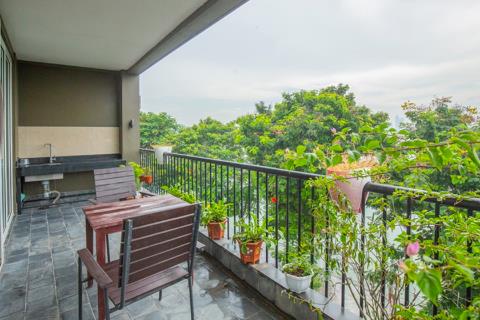 Lake view 3 bedroom apartment for rent on Quang Khanh street, Tay Ho