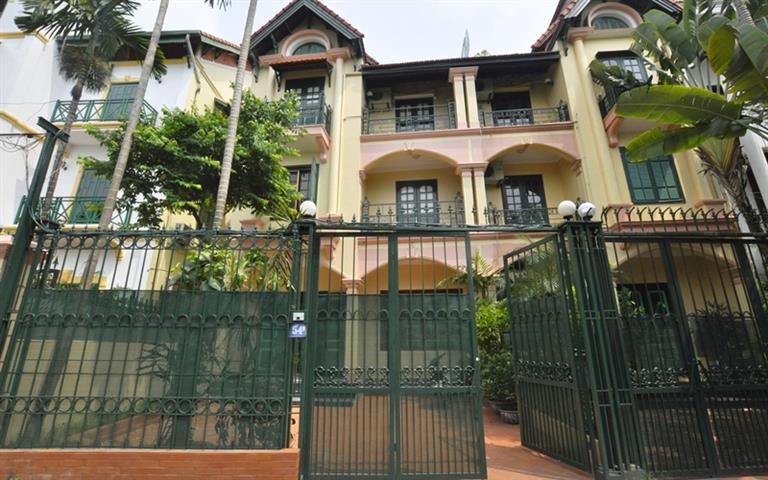 Charming 4 bedroom villa a courtyard and nice view in Xom Chua, Tay Ho