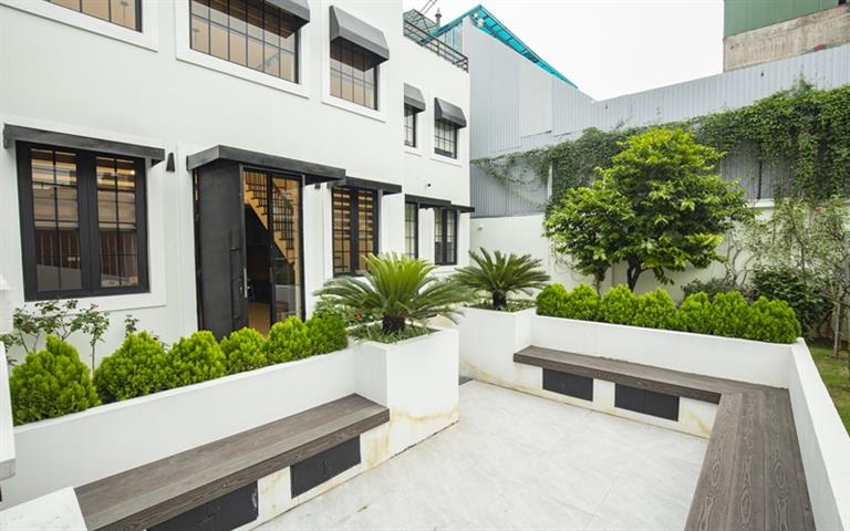 Nice house with 2 bedrooms and a beautiful garden for rent in Tay Ho