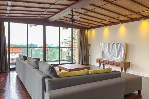 LAKE VIEW apartment with 4 bedrooms for rent in Quang Khanh street, Tay Ho.