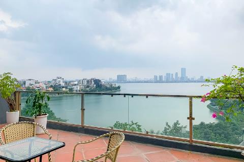 LAKE VIEW apartment with 2 bedrooms for rent in Xuan Dieu street, Tay Ho.