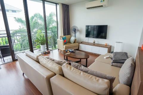 Fully furnished 2 bedroom + 1 working room apartment with a balcony for rent in Tu Hoa, Tay Ho