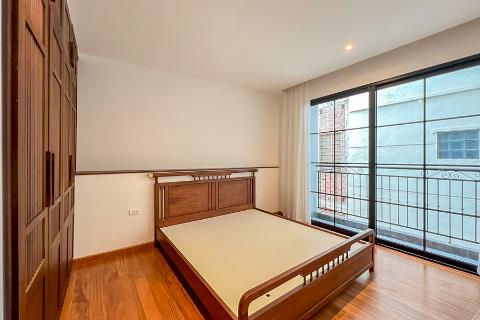 Bright 2 bedroom apartment to rent in Tay Ho district