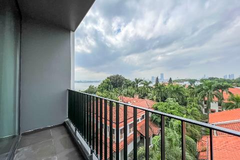 Modern lake view 3 bedroom apartment for rent in Xuan Dieu