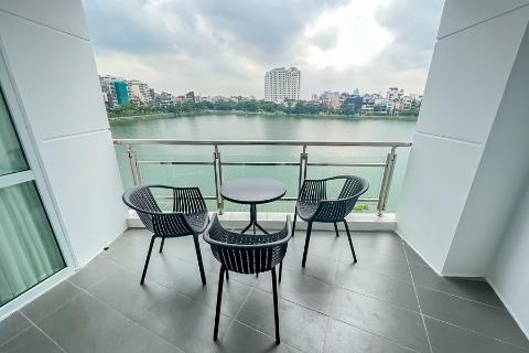 Lake view 3 bedroom apartment in Quang An for rent